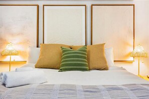 4 bedrooms, desk, iron/ironing board, free WiFi