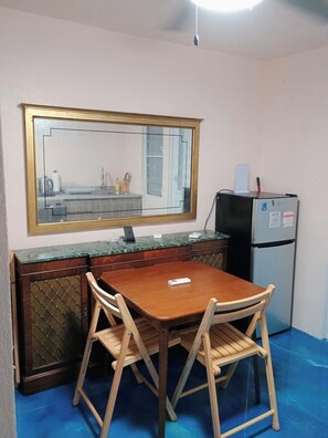 Dining - Full Bed/Kitchenette Esperanza w/AC+Wi-Fi Apt. 2 (Vieques)