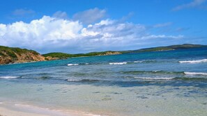 Sun-loungers, beach towels - Full Bed/Kitchenette Esperanza w/AC+Wi-Fi Apt. 2 (Vieques)