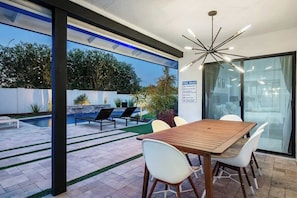 Outdoor dining - Turquoise Retreat - Pool, Putting Green, Location! (Scottsdale)