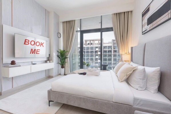 Desk, iron/ironing board, WiFi, bed sheets