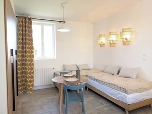 熨斗/熨衫板、Wi-Fi、床單