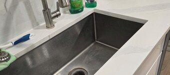 Private yard, big TV, beautiful patio