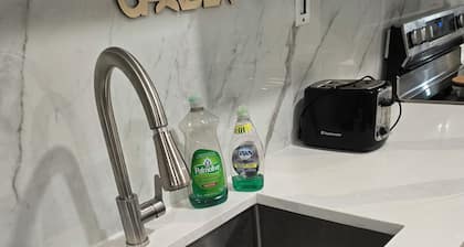 Private yard, big TV, beautiful patio