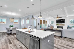 Interior - Sandy Beach Retreat – Burkes Beach w/ Private Pool (Hilton Head Island)