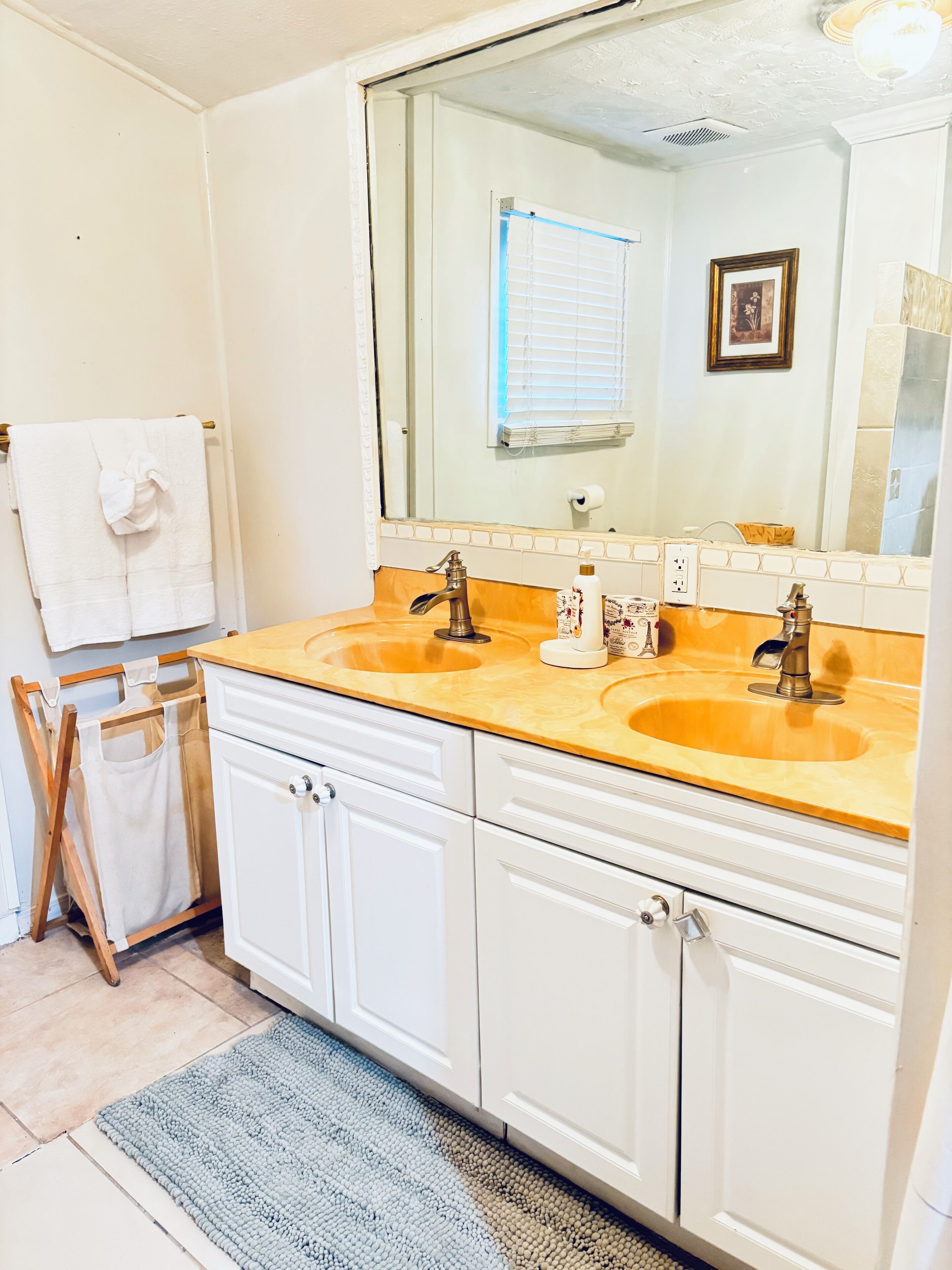 Doccia, asciugacapelli, asciugamani, sapone