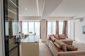 Suite with Sea View & Terrace | Eget kjøkken