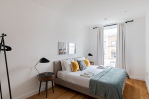 2 bedrooms, desk, iron/ironing board, travel cot