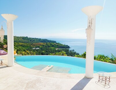 VistaMonti Private Villas