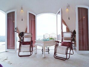 Panoramic Villa, 2 Bedrooms, Patio, Ocean View | Living area - VistaMonti Private Villas (Pemenang)