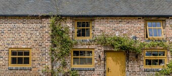 Trent Barn - Eight Bedroom House, Sleeps 16
