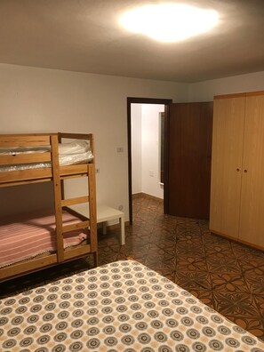 2 bedrooms, WiFi, bed sheets