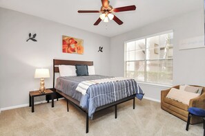 2 室のベッドルーム、デスク、アイロン / アイロン台、WiFi (無料)