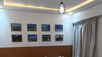 3 bedrooms, iron/ironing board, free WiFi, bed sheets