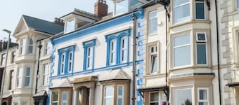 The Seaview - Panoramic Coastal Views, 2 bed South Shields Apartment
