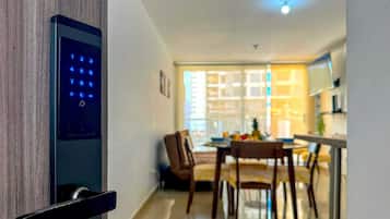 Free WiFi, bed sheets