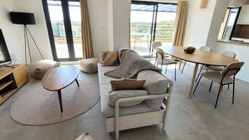 Apartment, 3 Bedrooms, Terrace, Sea View | Living area