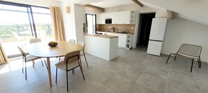 Apartment, 3 Bedrooms, Terrace, Sea View | Living area