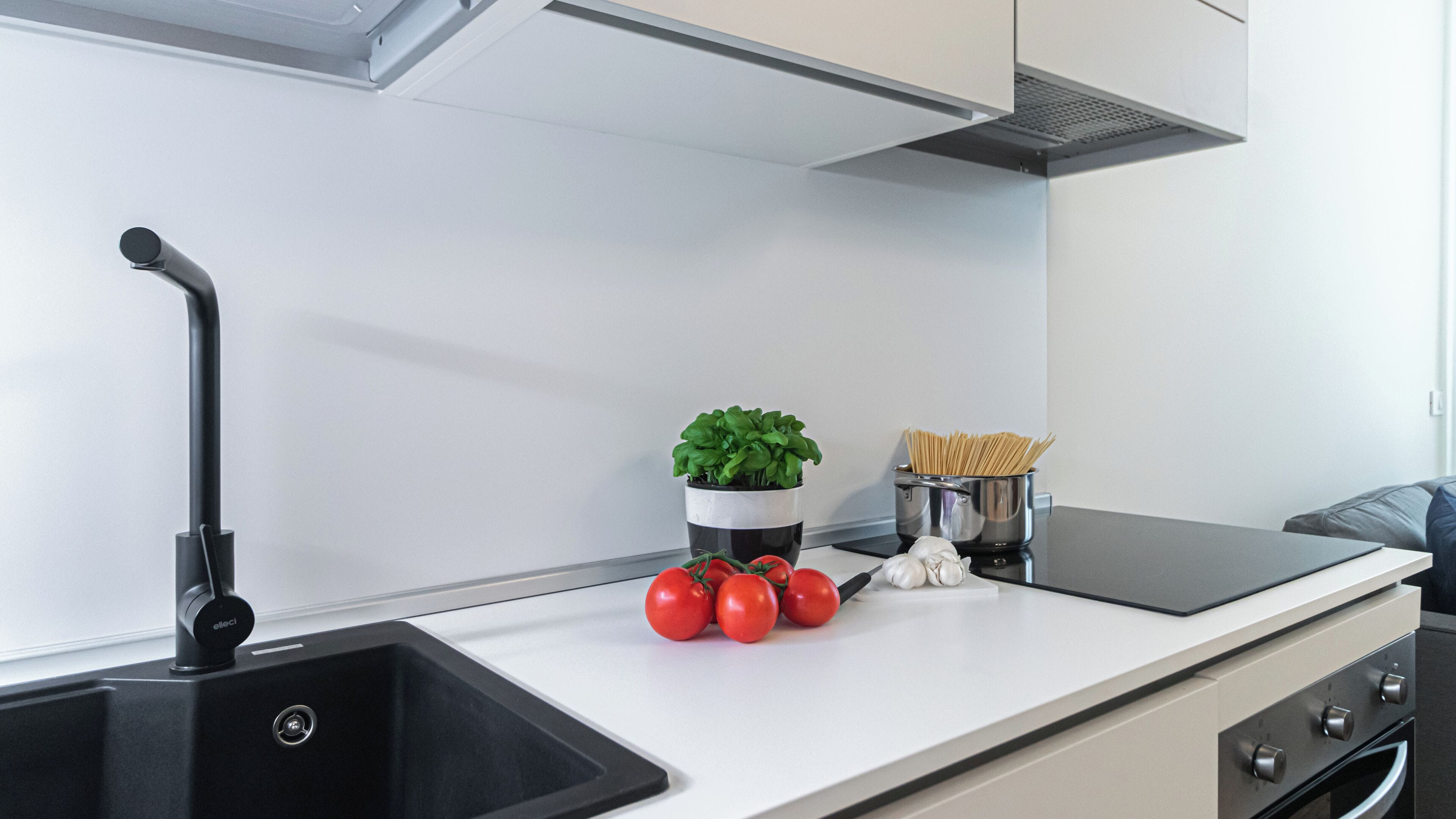 Mikrowelle, Ofen, Herdplatte, Geschirrspüler