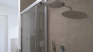 Shower, hair dryer, bidet, towels - Italianway Comfort - Cialdini 85 (Milano)