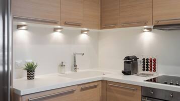 独特公寓, 山景 | 私人厨房 | 大冰箱、微波炉、烤箱、炉灶