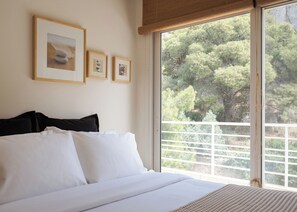 Exclusive Apartment, Mountain View | Egyptian cotton sheets, premium bedding, memory-foam beds - Vouliagmeni Exclusive Residence (Vouliagmeni)