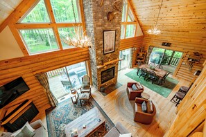 تلفزيون ذكي، مدفأة، تنس طاولة