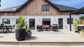 Cottage | Outdoor dining