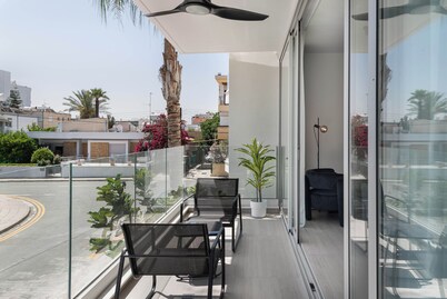 Phaedrus Living: Travertine Residences 102