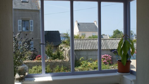 Apartment in house 400m from the sea in three directions