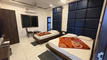 Executive Room | Laptop workspace, free WiFi