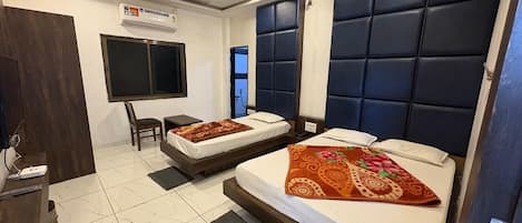 Executive Room | Laptop workspace, free WiFi