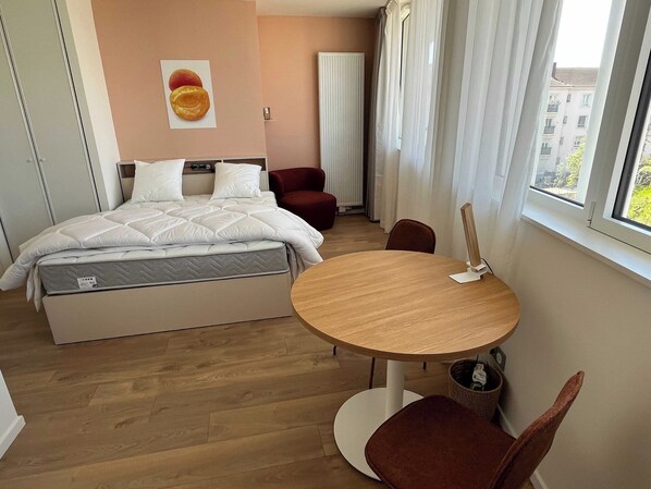 Huis | 1 slaapkamer, een laptopwerkplek, een strijkplank/strijkijzer