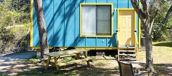 Tiny House Retro Cabin