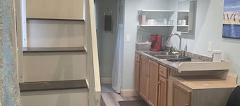 Tiny House Retro Cabin