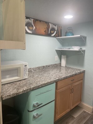 Interior - Tiny House Retro Cabin (Umatilla)