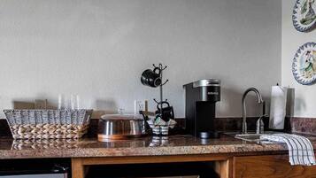 Coffee/tea maker, microwave