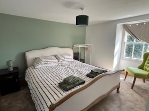 6 habitaciones, tabla de planchar con plancha y wifi gratis 