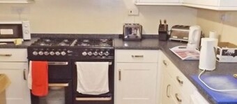 6bed-6ensuite-grade2listed-walktomarina-seaviews