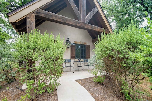 The Manor Haus at Messina Hof Hill Country Winery-Paris Haus