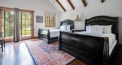 The Manor Haus at Messina Hof Hill Country Winery-Paris Haus