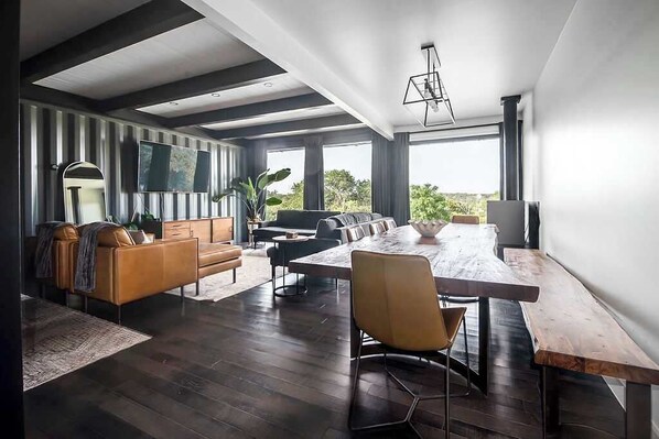 TV, fireplace, offices