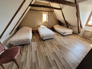 4 bedrooms, iron/ironing board, travel cot, free WiFi