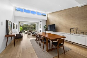 Interior - Walk to Waves - Bronte Stay (Bronte)