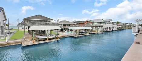 House (4 Bedrooms) | Property amenity