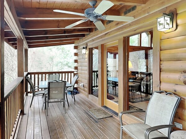 Studio (3 Bedrooms) | Property amenity