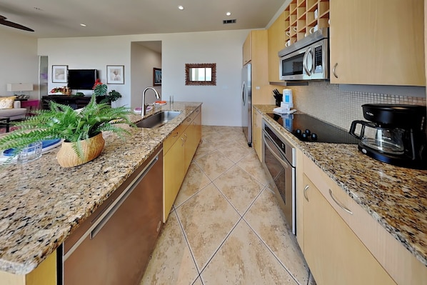 Condo (3 Bedrooms) | Property amenity
