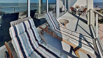 Condo (3 Bedrooms) | Property amenity