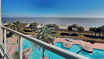 Condo (3 Bedrooms) | Comodidades da propriedade
