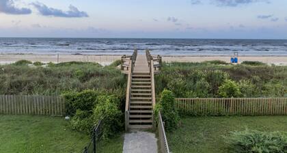 5BR Pickleball • Sleeps 15 by Beach